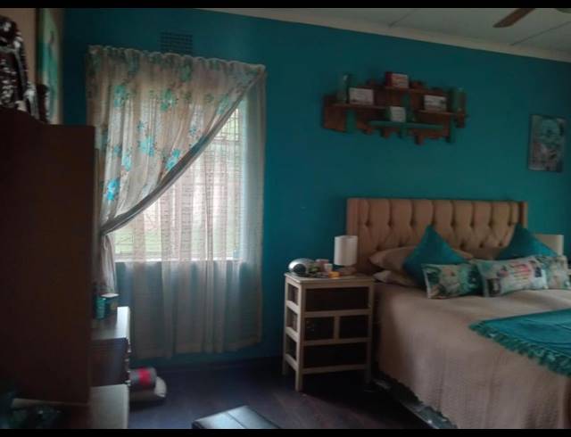 5 BEDROOM FREESTANDING FOR SALE IN BIRCHLEIGH